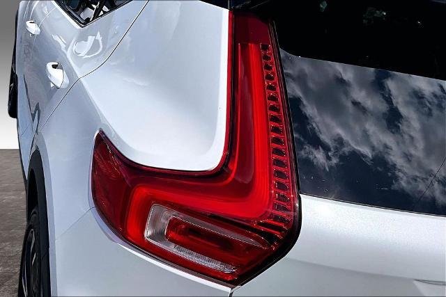 2021 Volvo XC40 T5 R-Design