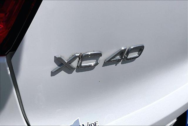 2021 Volvo XC40 T5 R-Design