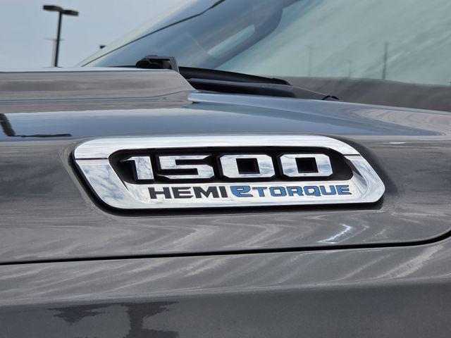 2022 Ram 1500 Laramie Crew Cab 4x2 57 Box