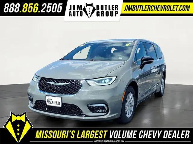 2025 Chrysler Pacifica Select for sale in Fenton, MO