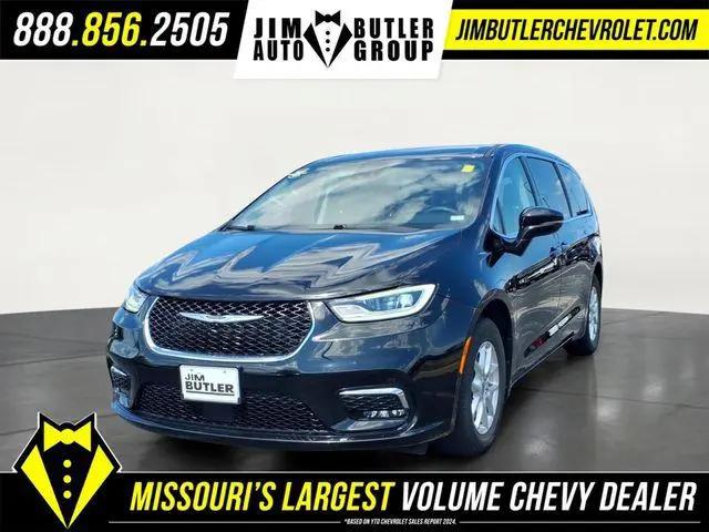 2024 Chrysler Pacifica Touring L for sale in Fenton, MO