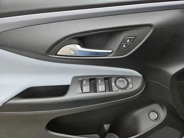 2024 Buick NV Preferred FWD