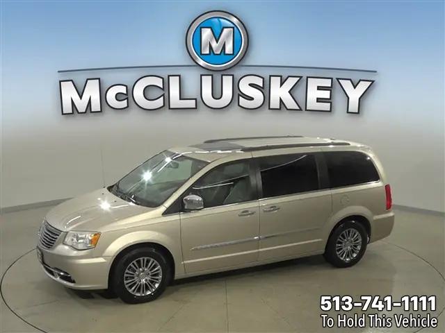 2015 Chrysler Town & Country for sale near Cincinnati, OH