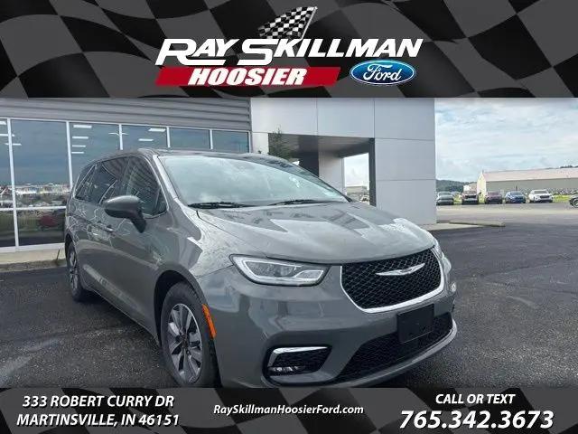 2023 Chrysler Pacifica Hybrid Touring L for sale in Martinsville, IN