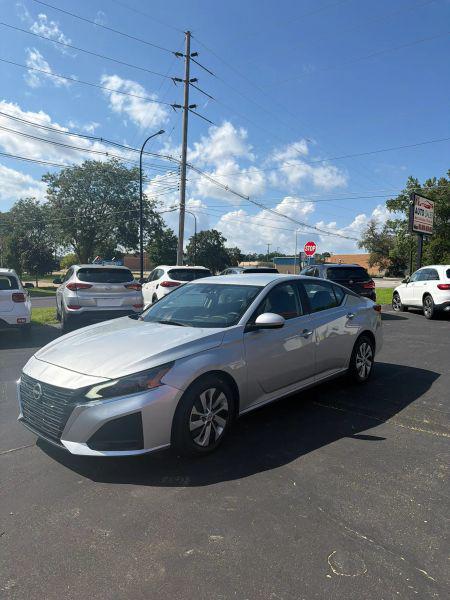 2023 Nissan Altima S FWD for sale in Urbana, IL