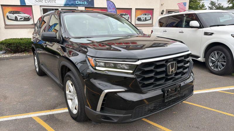 2023 Honda Pilot AWD LX for sale in New Britain, CT