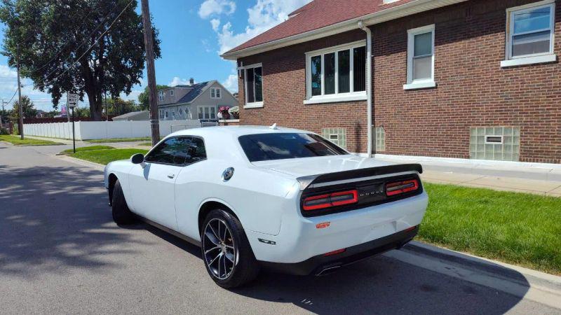 2015 Dodge Challenger SXT Plus