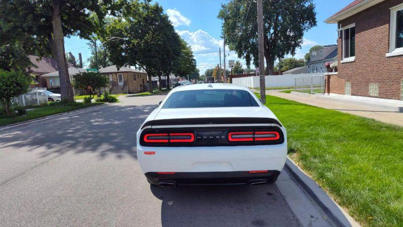 2015 Dodge Challenger SXT Plus