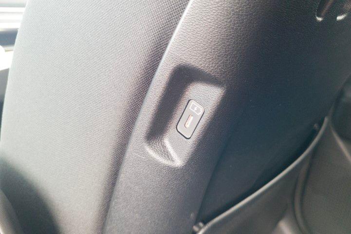 New 2027 Black Hyundai SE AWD image 19