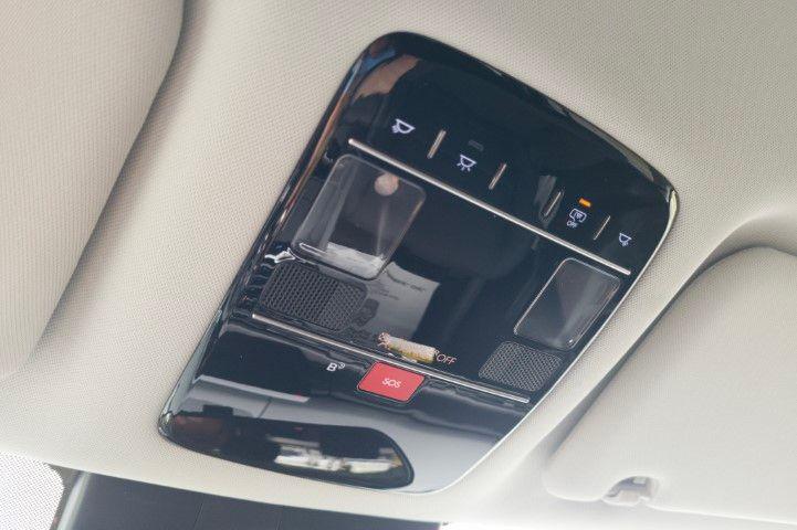 New 2027 Black Hyundai SE AWD image 30