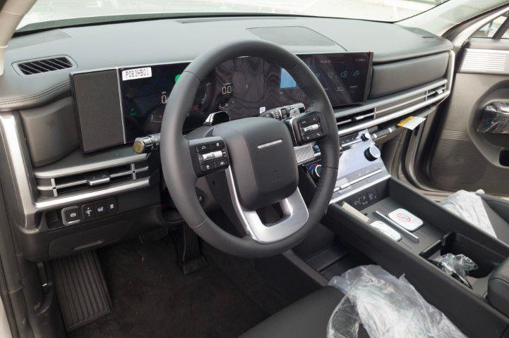 New 2027 Gray Hyundai SEL FWD image 13