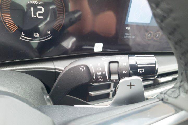 New 2027 Gray Hyundai SEL FWD image 26