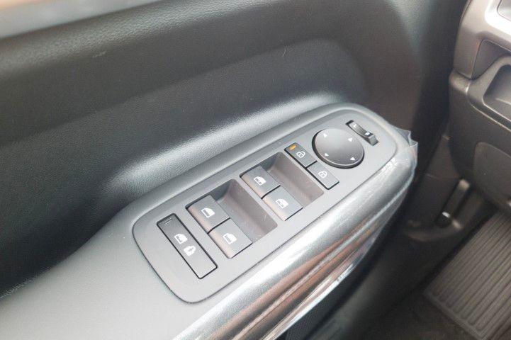 New 2027 Gray Hyundai SEL FWD image 28
