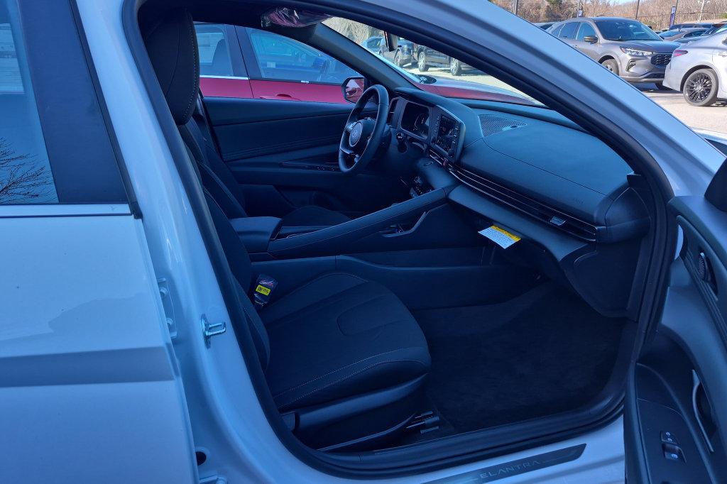 New 2026 White HYUNDAI SEL Sport Plus image 19