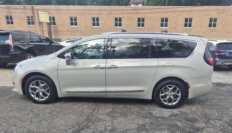 2017 Chrysler Pacifica Limited