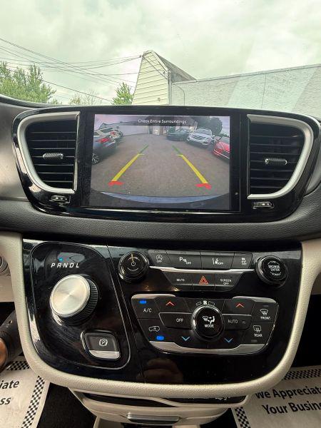 2021 Chrysler Pacifica Touring L