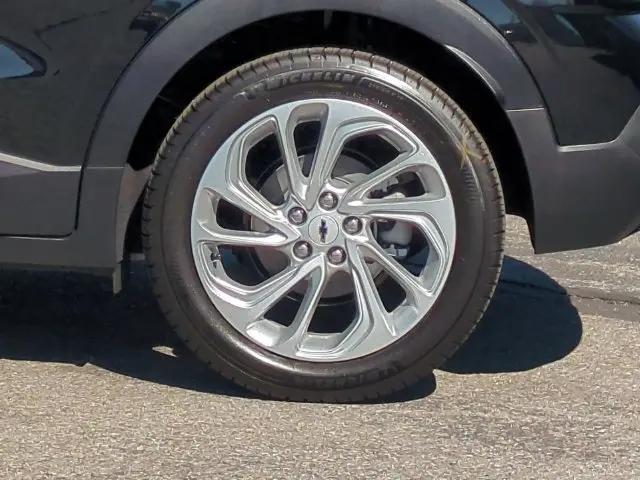 2027 Chevrolet Bolt LT FWD