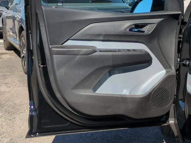 2027 Chevrolet Bolt LT FWD