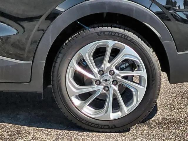 2027 Chevrolet Bolt LT FWD