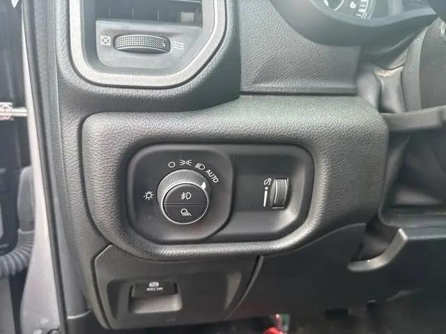 2024 Ram 1500 Tradesman Crew Cab 4x4 5'7" Box