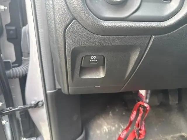 2024 Ram 1500 Tradesman Crew Cab 4x4 5'7" Box
