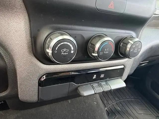 2024 Ram 1500 Tradesman Crew Cab 4x4 5'7" Box
