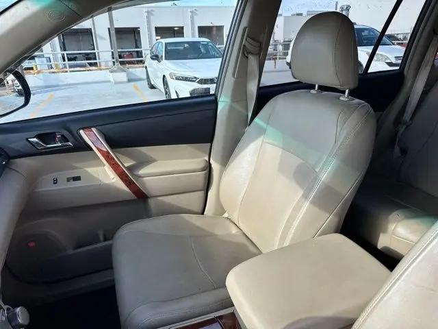 2013 Toyota Highlander Limited V6