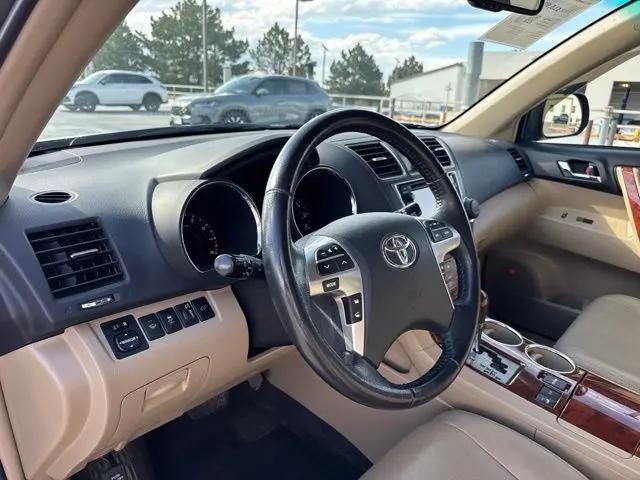 2013 Toyota Highlander Limited V6
