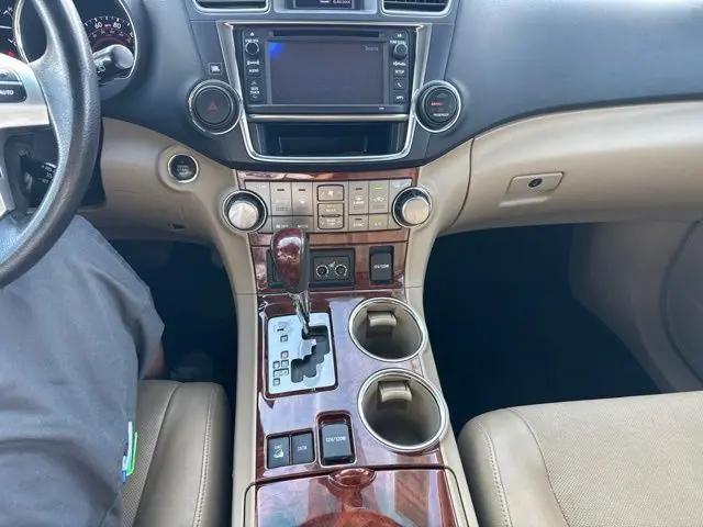 2013 Toyota Highlander Limited V6