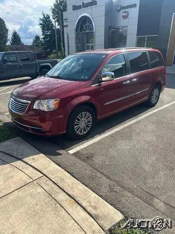 2014 Chrysler Town & Country Touring-L for sale in Cranberry Township, PA