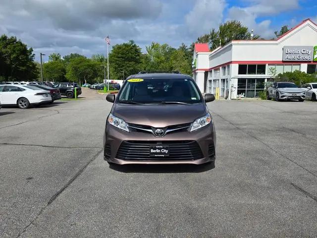 2018 Toyota Sienna LE 7 Passenger