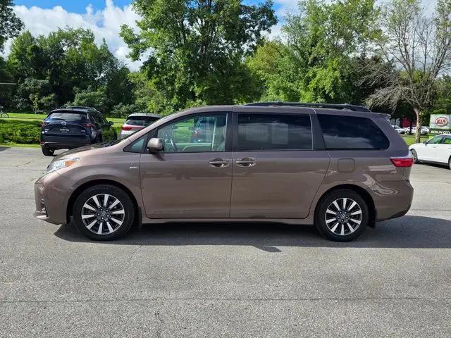2018 Toyota Sienna LE 7 Passenger