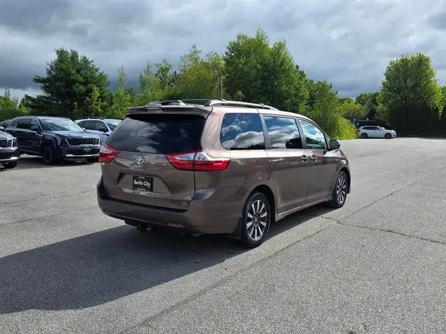 2018 Toyota Sienna LE 7 Passenger