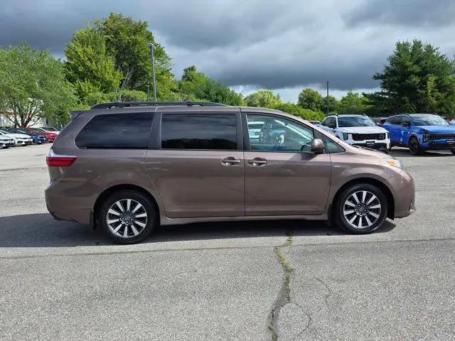 2018 Toyota Sienna LE 7 Passenger