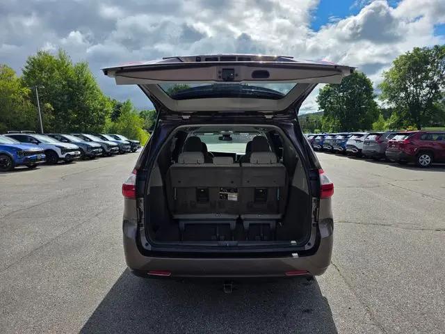 2018 Toyota Sienna LE 7 Passenger
