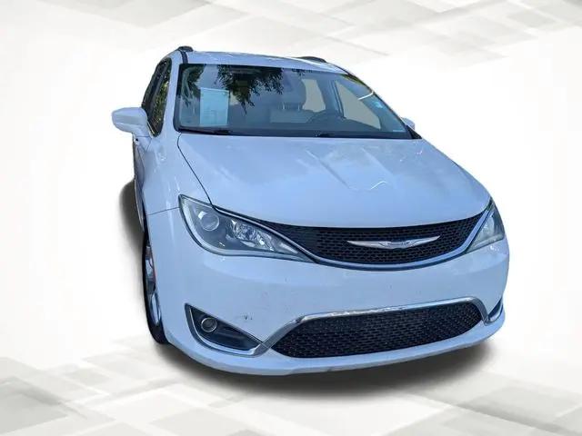 2017 Chrysler Pacifica Touring-L Plus