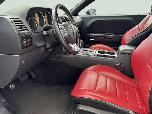 2013 Dodge Challenger SXT