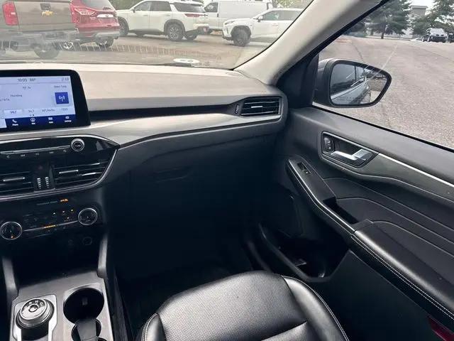 2022 Ford Escape Titanium