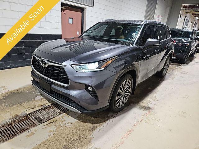 2021 Toyota Highlander Platinum for sale in Michigan Center, MI