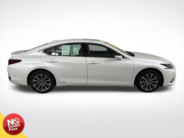 2022 Lexus ES 300h 300h