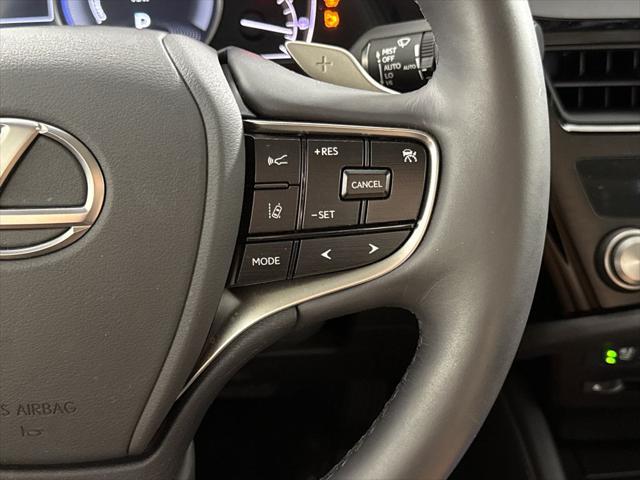 2022 Lexus ES 300h 300h