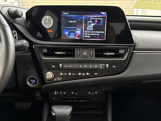 2022 Lexus ES 300h 300h