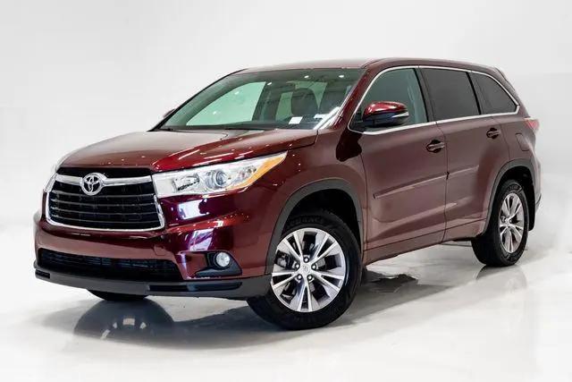 2015 Toyota Highlander LE Plus V6 for sale in St Peters, MO