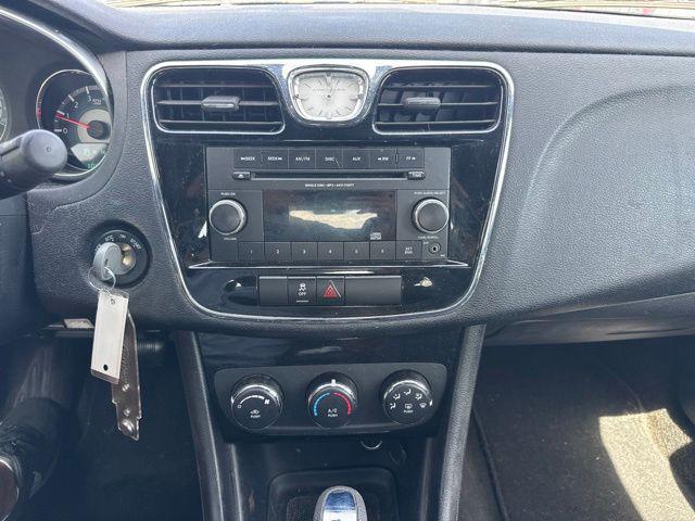2012 Chrysler 200 LX