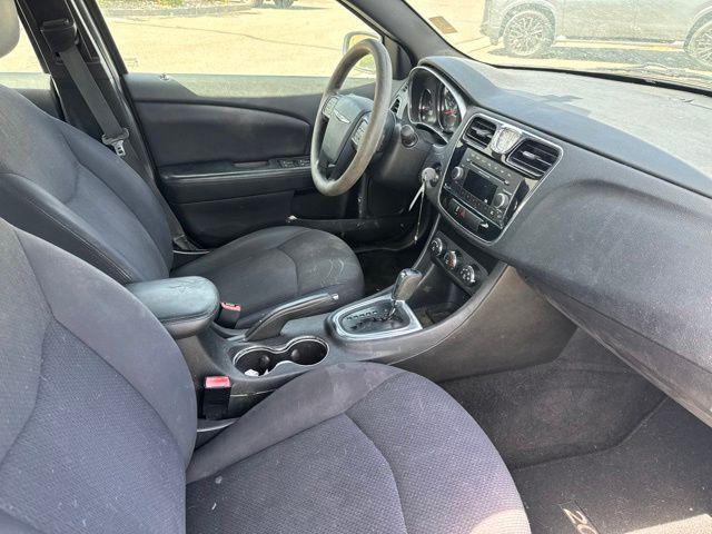 2012 Chrysler 200 LX