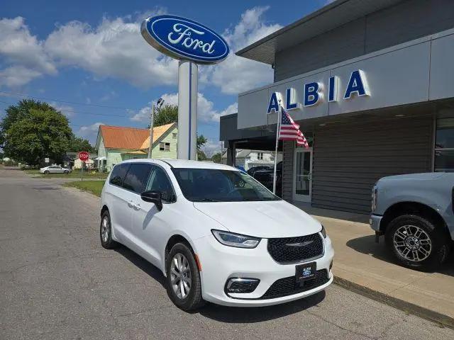 2024 Chrysler Pacifica Touring L AWD for sale in Albia, IA