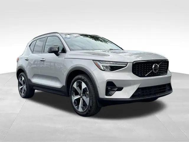 2024 Volvo XC40 B5 Plus Dark Theme for sale in Fort Wayne, IN