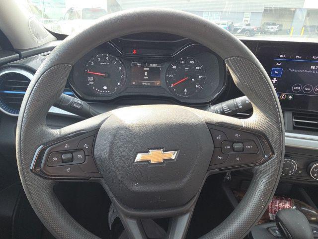 2025 Chevrolet Trax FWD LS