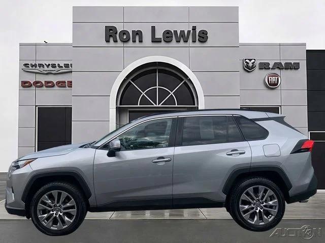 2022 Toyota RAV4 XLE Premium 2022 Toyota RAV4 XLE Premium