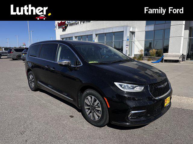 2023 Chrysler Pacifica Hybrid Limited for sale in Fargo, ND